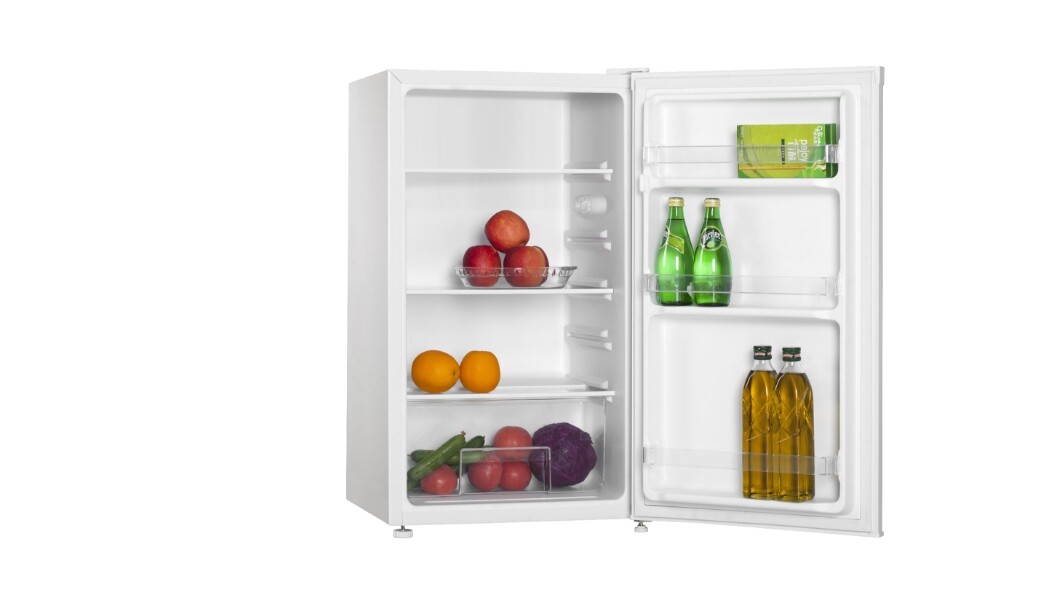 Produkt firmy Amica, otwarta lodówka wyposażona w produkty spożywcze