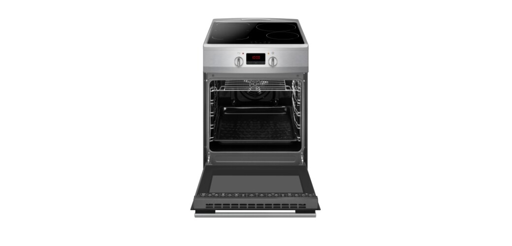 Czarno-srebrna kuchnia wolnostojąca indukcyjna Amica 510IE3.336PaTaD(Xx) PIZZA STEAM; widok na otwarty piekarnik urządzenia