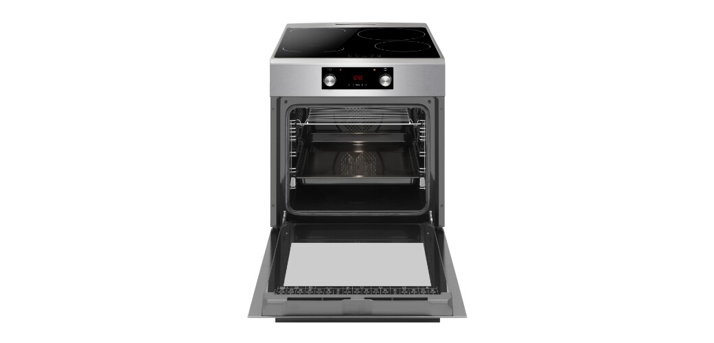 Czarno-srebrna kuchnia wolnostojąca indukcyjna 6123IES3.392HTsDp(XxV) PIZZA STEAM; widok na otwarty piekarnik urządzenia
